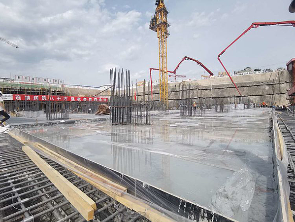 扬帆正当时 争当弄潮儿——西安电子谷核心区J区大体积混凝土浇筑圆满完成