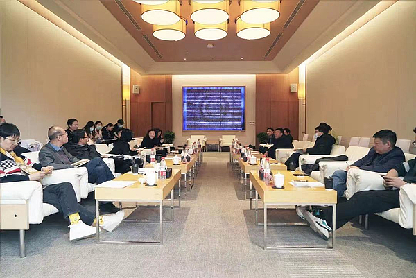 18西安高新区创业园还举办创业月谈活动,为企业“会诊”.jpg 18西安高新区创业园还举办创业月谈活动,为企业“会诊”.jpg