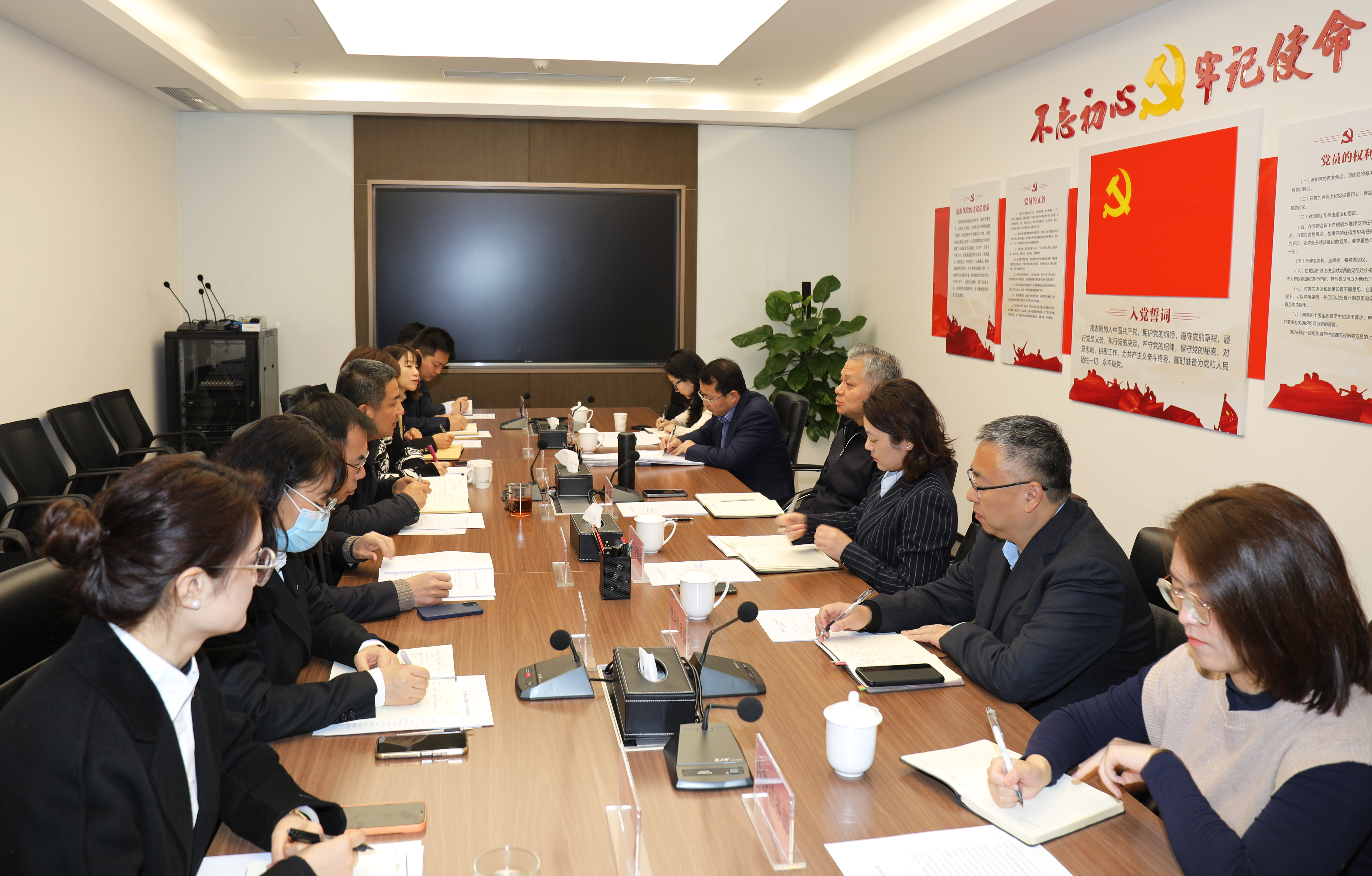 bet365官网
党委书记解严调研指导各二级公司工作