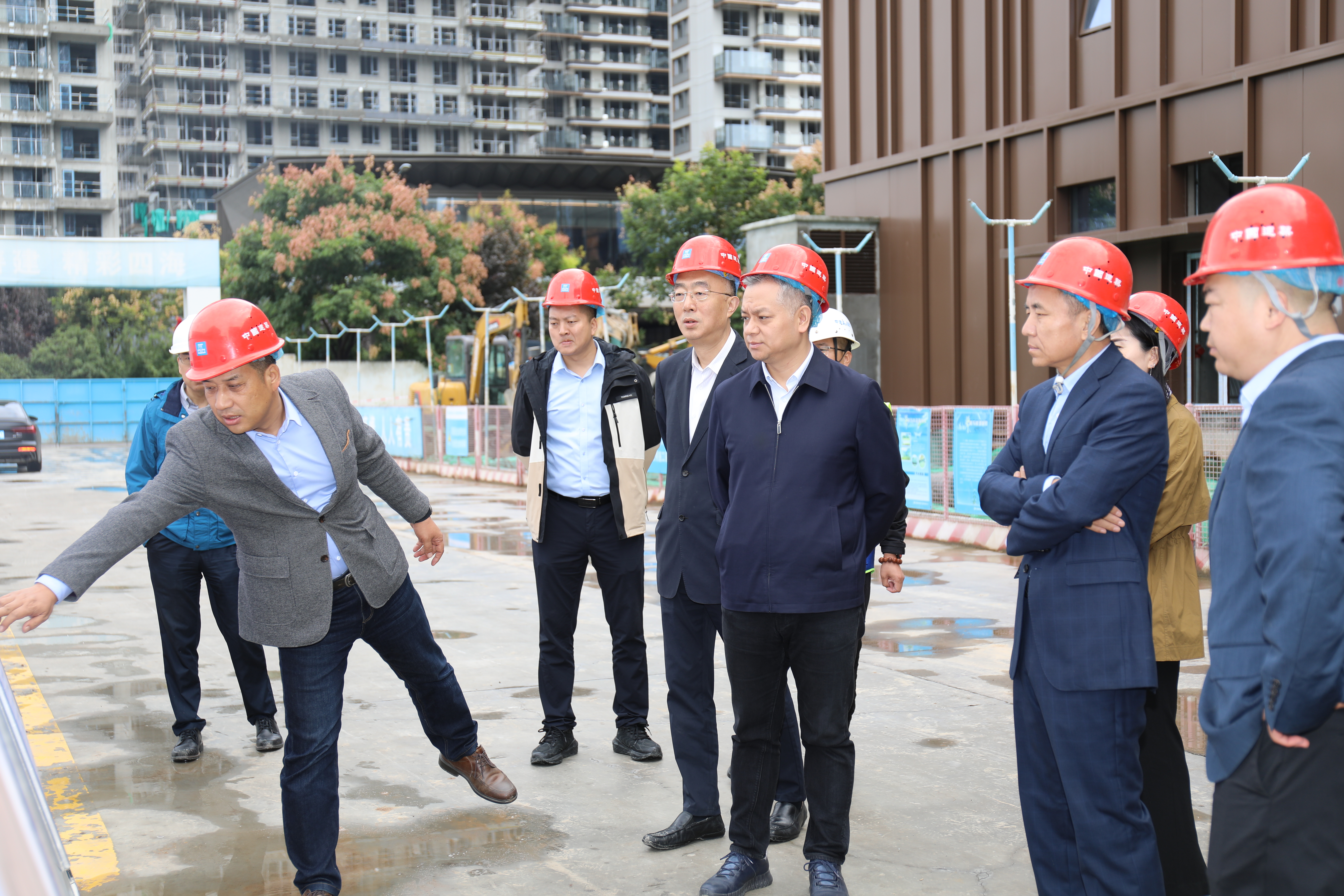 bet365官网
董事长解严带队开展国庆节前安全检查