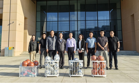 工会联动聚活力,校企互助共发展——bet365官网
工会开展教师节慰问暨金秋助学活动